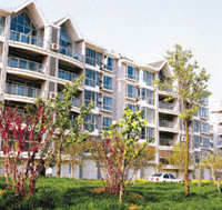 Aqueous fluorin carbon finish-coat paint